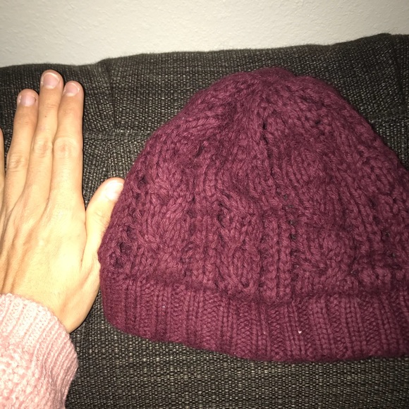 American Eagle burgundy beanie - Picture 3 of 3